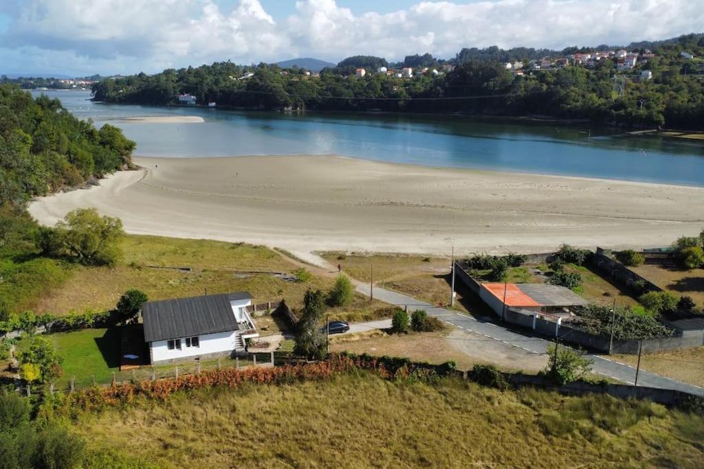 O Pedrido Beach House Bergondo Exterior photo